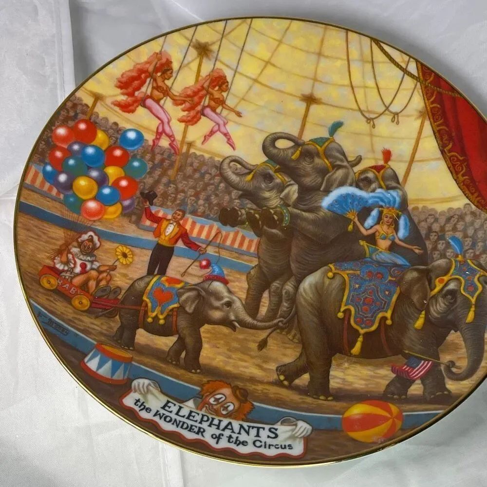 VTG Ringling Bros. & Barnum & Bailey Circus elephant plate.
